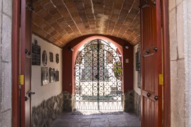  La Paz, Bolivya Aralık 2018: Jaen sokak parlak yaz gününde La Paz, Bolivya şehir merkezinde.