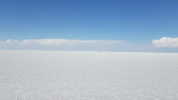 Terénní Vozidla Jízdy Salar Uyuni Bolívie Jižní Amerika — Stock video