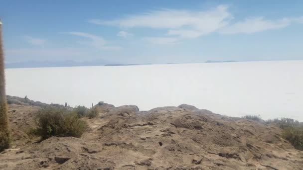 Panoramiczny Widok Salar Uyuni Boliwii Widok Uśpiony Wulkan Świat Największy — Wideo stockowe