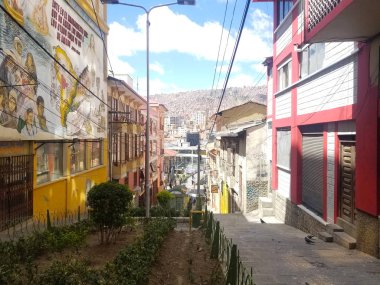 La Paz, Bolivya, Aralık 2018: La Paz, Bolivya sokakları şehir merkezinde bir parlak yaz gününde