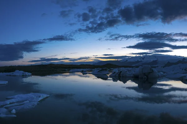 Geweldig Uitzicht Zonsondergang Het Gletsjermeer Jkulsrin Zuidoost Ijsland Aan Rand — Stockfoto