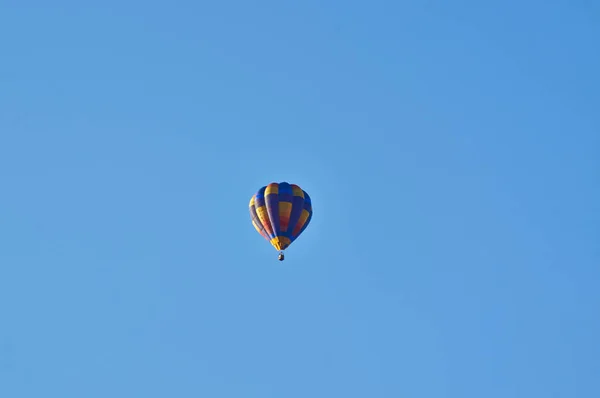 Walking Balloon Panorama Mountains Balloons Balcony Cingoli July 2017 — Stock Photo, Image