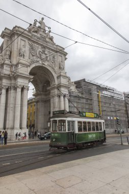 Lizbon, Portekiz-10 Haziran 2018: Lizbon 'da tipik Vintage Tram, Portekiz.