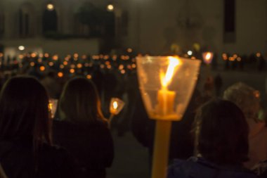 Portekiz Fatima Rosary bizim Lady Bazilikası önünde meydanda akşam kutlamaları