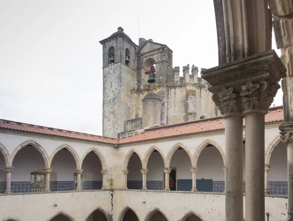 基督修道院是葡萄牙托马的一个前罗马天主教修道院 该修道院是由圣殿 或圣殿骑士 的可怜骑士勋章在1118建立的 — 图库照片