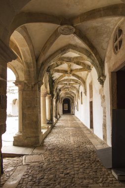 Christ Manastırı, Tomar Portekiz 'de eski bir Roma Katolik manastırını oluşturmaktadır. Manastır, 1118 yılında Temple (veya Templar Knights) yoksul Şövalyeleri sipariş tarafından kurulmuştur