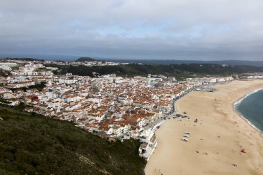 Nazare Portekiz, bazı en iyi plajları Portekiz olmak tarafından kabul en popüler sahil beldelerinden biridir.