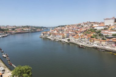 Douro nehri ve Porto Skyline 'ın panoraması. Porto, Portekiz