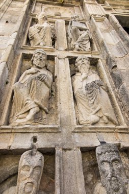 Santiago de Compostela, Galiçya, İspanya, 14 Haziran 2018: Cathedral St. James Santiago de Compostela, Galiçya, İspanya zengince dekore edilmiş fasade detay,