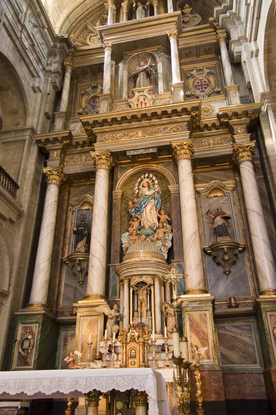 Σαντιάγο Ντε Κομποστέλα Ισπανία Ιουνίου 2018 Εσωτερικό Από Φραγκισκανών Εκκλησία — Φωτογραφία Αρχείου