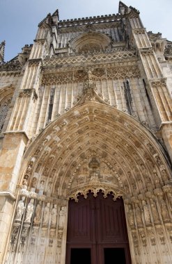 Portekiz Batalha. Manastır bizim için bilinen bütün olarak da Batalha Manastırı Portekizce ve Avrupa mimarisinin en güzel eserleri yanı sıra bir Portekizce Gothic en önemli anıtlar ve Santa Maria da Vitoria.