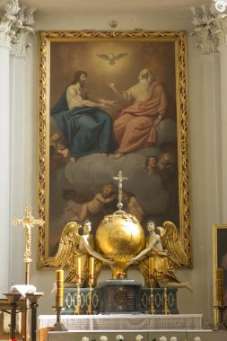 Holy Cross, Polonya, 7 Eylül 2018: Eski Benedictine Manastırı ve şimdi misyoner Oblates Meryem Holy Cross (Lysa Gora) tertemiz. Holy Trinity ve Holy Cross, en eski Lehçe kutsal bazilika iç.