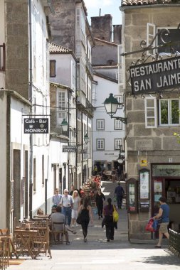 Santiago de Compostela, İspanya, 14 Haziran 2018: Santiago de Compostela 'da eski sokaklar, Saint James Katedrali yakınlarında.