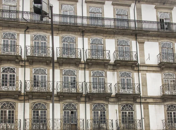 Portekiz Birçok Bina Bina Cephe Tipik Azulejo Fayanslarda Bitirmek — Stok fotoğraf