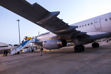Münih, Almanya, 17 Haziran 2018: Airbus A 321-200 uçağı Lufthansa çizgi duran Münih Havaalanı'nda
