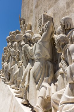 Lizbon, Portekiz, 16 Haziran 2018: Padro dos Descobrimentos Santa Maria de Belm, Lizbon sivil bucak içinde Tagus Nehri Haliç kıyısında bir anıt var. Keşifler Anıtı