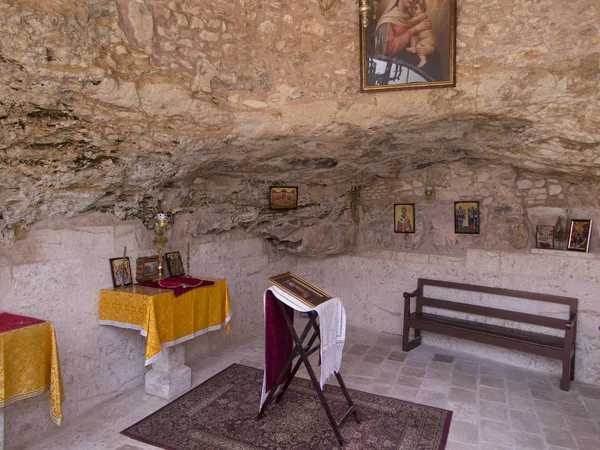 ブルチン 2015 パレスチナ パレスチナのブルチン アラブ地域で非常に古いキリスト教教会の内部の断片 ハンセン病患者を癒し Bibii で説明されている伝統的な場所 — ストック写真