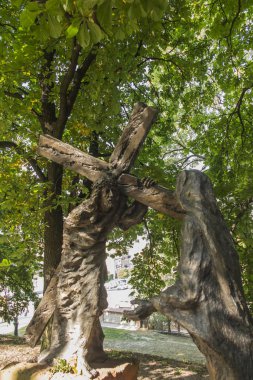 Chelm, Polonya, 10 Eylül 2018: Chelm, kutsal bakire Meryem Bazilikası etrafında süvariler heykel Jacek Kicinski - istasyonu sayısı 4, İsa'nın annesi, kutsal Our Lady Chelm karşılamaktadır