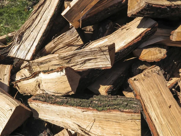 Drewno Kominkowe Dąb Cięte Kawałki Jako Tło — Zdjęcie stockowe