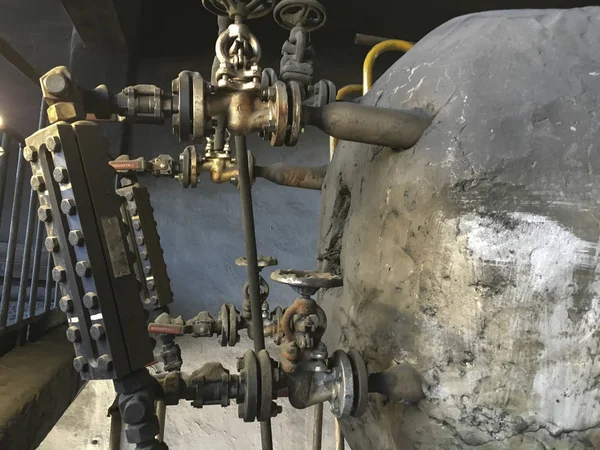 Old equipment at a destroyed coal-fired boiler — Stock Photo, Image