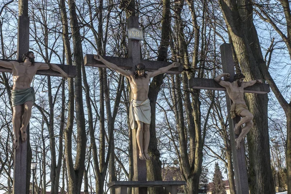 Ježíš na kříži a dva zloději na Kalvárii. Mezinárodní Aleš — Stock fotografie