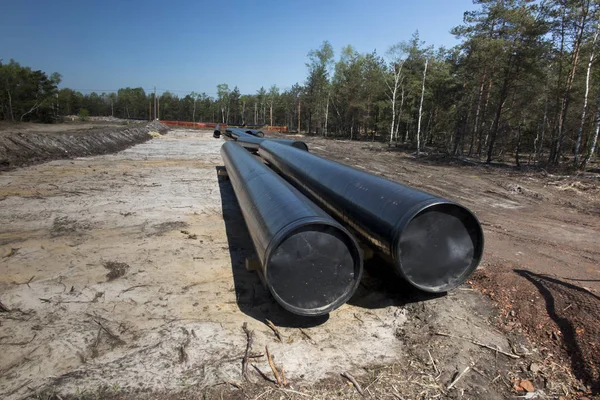 Construction of the pipeline of liquefied natural gas from the L — Stock Photo, Image