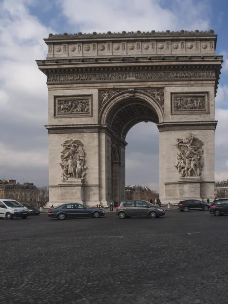 Fransa 'nın başkenti Paris 'te Arc de Triomphe — Stok fotoğraf