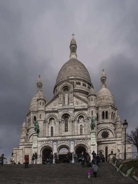 Paris, França, 22 de fevereiro de 2013: A Basílica do Sagrado Coração — Fotografia de Stock