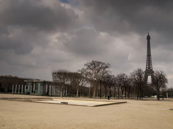 Eiffelturm in Paris — Stockfoto