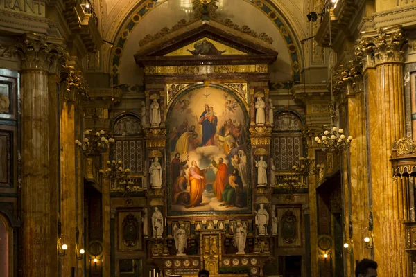 Turín, Italia, 27 de junio de 2019: Interior de la Iglesia Salesiana de O — Foto de Stock