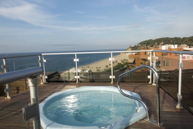 Barselona yakınlarındaki Akdeniz'de Calella Beach