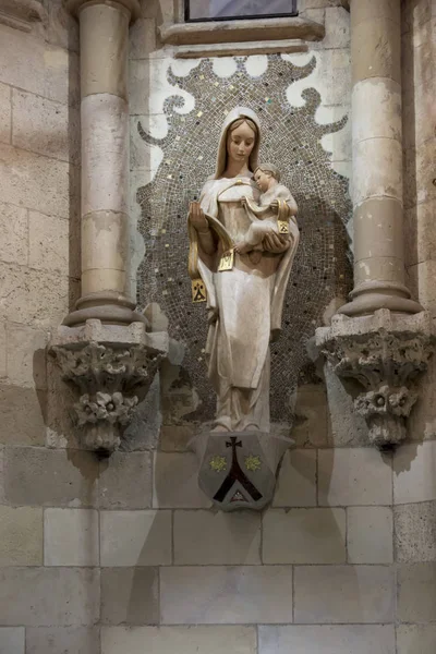 BARCELONA, SPAIN, JUNE 22, 2019: Fragment of the crypt of the Sa — Stock Photo, Image