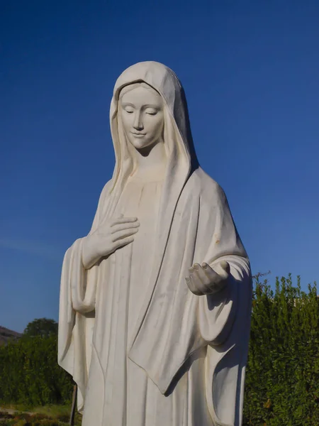 Pomnik Matki Bożej z Medziugorje w Bośni, — Zdjęcie stockowe
