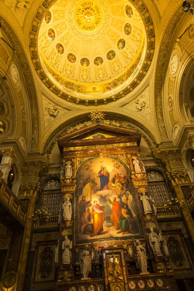 Torino, Italia, 27 iunie 2019: Interiorul sanctuarului Mariei. H — Fotografie, imagine de stoc