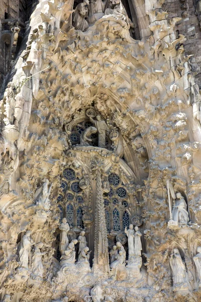 Barcelona, Espanha, 22 de junho de 2019: Detalhe da fachada do Sagr — Fotografia de Stock