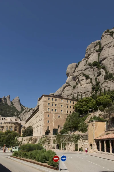 Abbey of the Mother of God in Montserrat - a male Benedictine mo — Stock Photo, Image