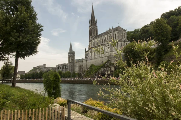 Veduta della Basilica di Lourdes in Francia — Foto Stock