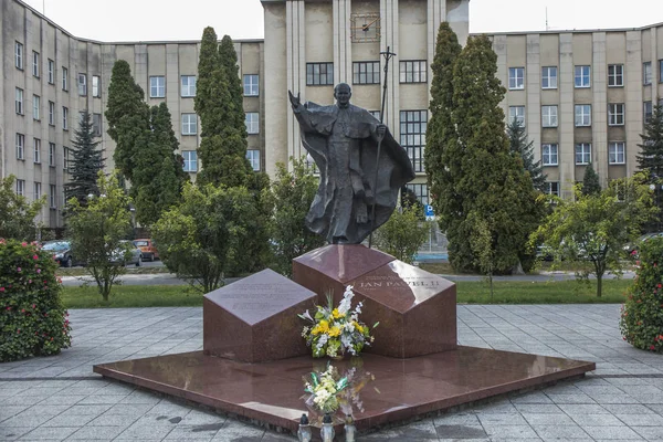 Chelm, Poland, September 14, 2019: Monument to Saint Pope John P — Stock Photo, Image