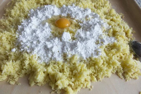 Shredded Potatoes Flour Broken Egg Board Prepared Making Dough Silesian — Stock Photo, Image