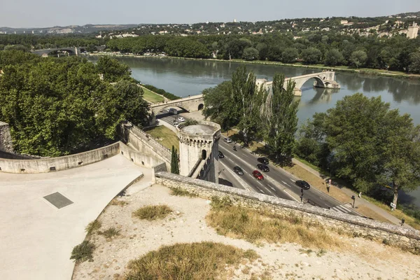 The Saint B��n��zet bridge, known as the Avignon bridge, — Stock Photo, Image
