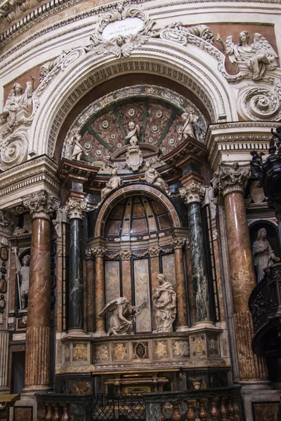 Turyn, Włochy, 27 czerwca 2019 r.: Kościół Królewski św. Wawrzyniec w środku — Zdjęcie stockowe