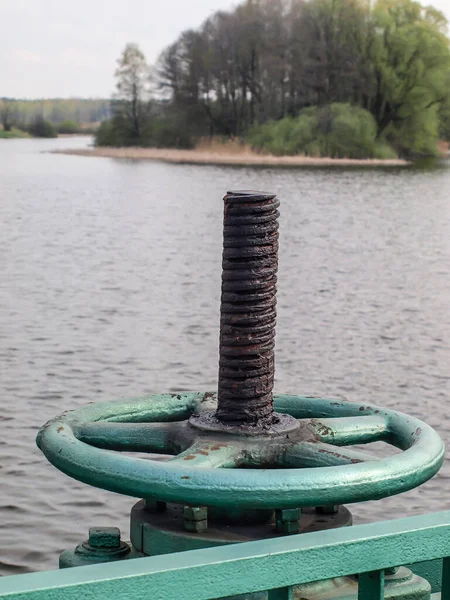 Old Screw Preserved Thick Layer Grease Closing Water Flow Pond — Stock Photo, Image