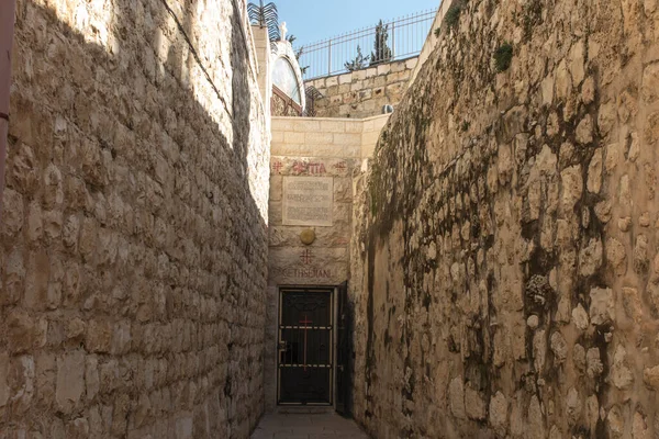 Jerusalem Israel Gethsemane Grotto入口 位于橄榄园附近的自然洞穴中的小教堂 这就是加略人犹大背叛耶稣的地方 — 图库照片