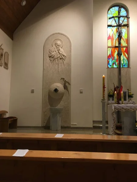 2017年5月30日ポーランド ディルディ グライウィス教区ミオテク教区ディルディにある聖ヨハネ パウロ2世の支教会の内部 — ストック写真