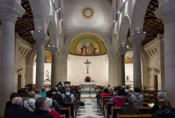 Nasıra, İsrail, 26 Ocak 2020: Nasıra 'daki St. Joseph Kilisesi' nin İçi