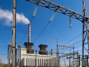 Enerji santralleri, dağıtım ağları ve yüksek voltaj
