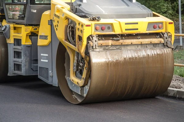 Road Roller Smoothing Top Layer Asphalt — Stock Photo, Image