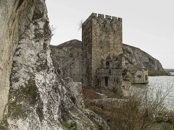 ゴルバツ セルビア 2020年3月29日 ゴルバツ要塞 ドナウ川の入り口に位置する12世紀の城 北セルビア — ストック写真