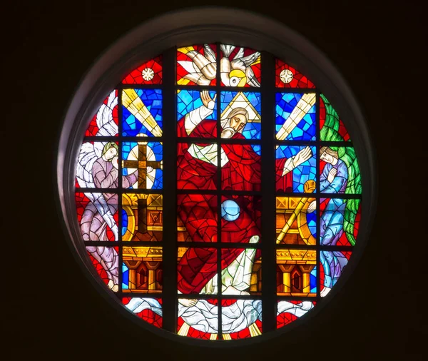 Czestochowa Polônia Agosto 2020 Vitrais Coloridos Sobre Altar Mor Igreja — Fotografia de Stock