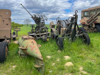 Zalno, Polonya, 11 Mayıs 2025: Eski askeri teçhizat Polonya 'nın Tuchola kenti yakınlarındaki Zalno' daki 